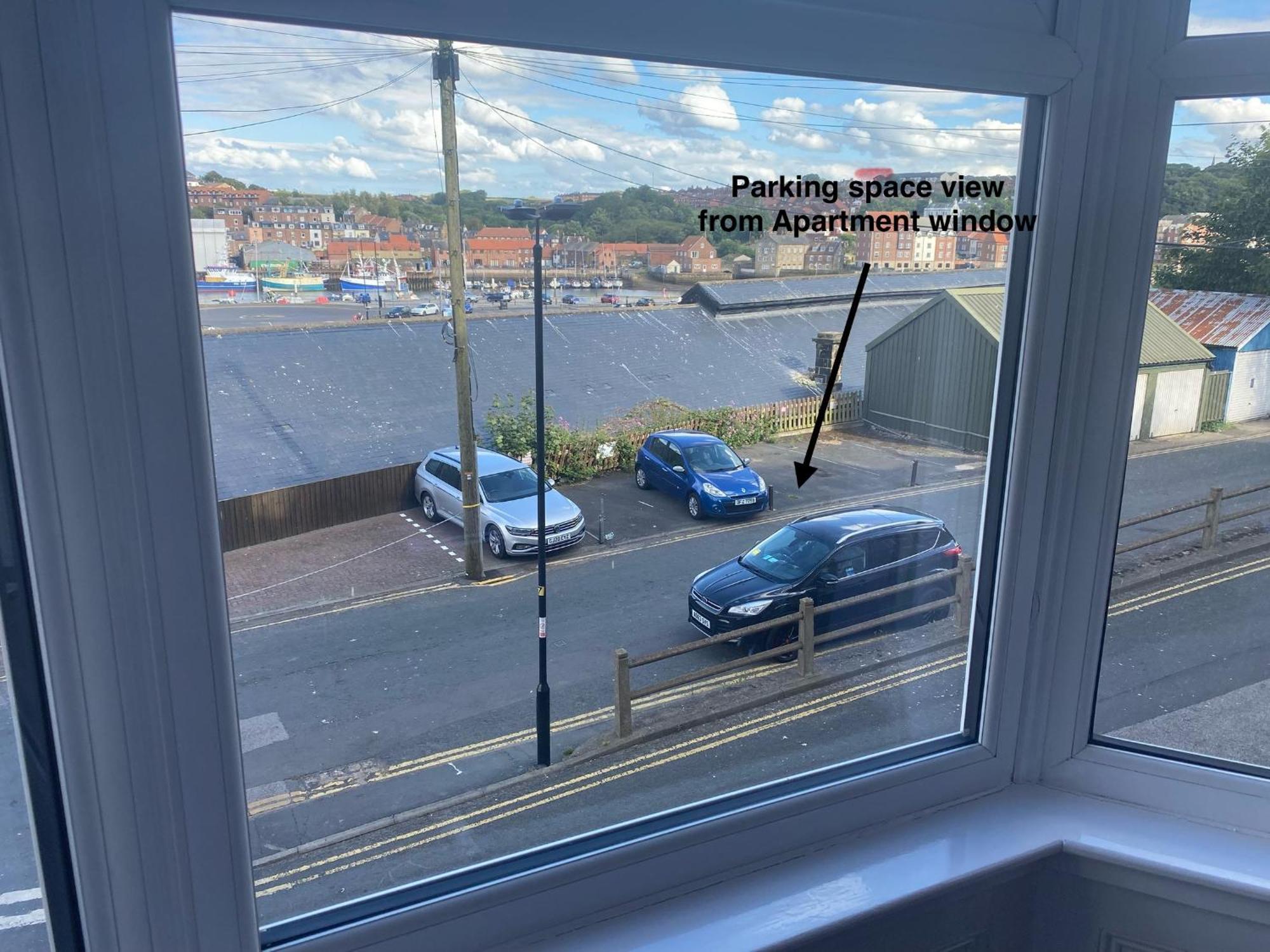 Riverview With Private Parking Apartment Whitby
